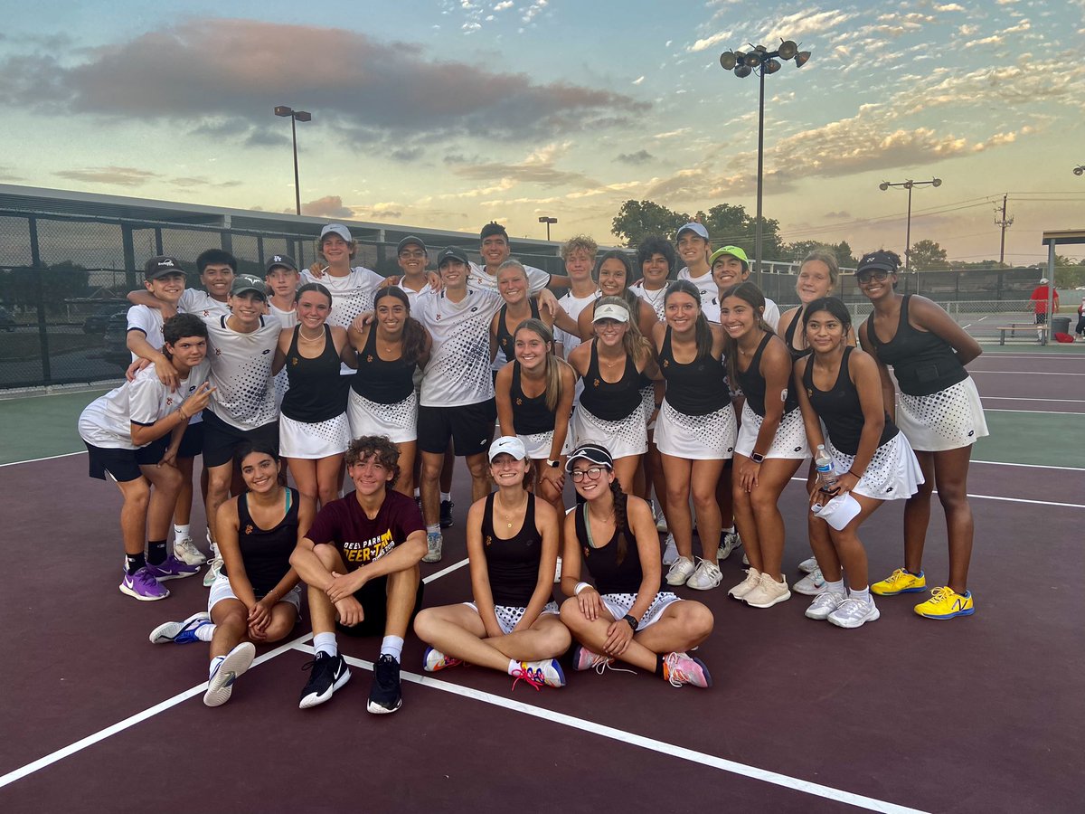 DPISD_Tennis's tweet image. The varsity earned the bi-district championship tonight with a 10-1 win over Atascocita!  We will move on to the area round of the playoffs later this week.  Let’s go Deer!  @Coachtheim @CoachLadner13 @DPISD_South @dpisdathletics
