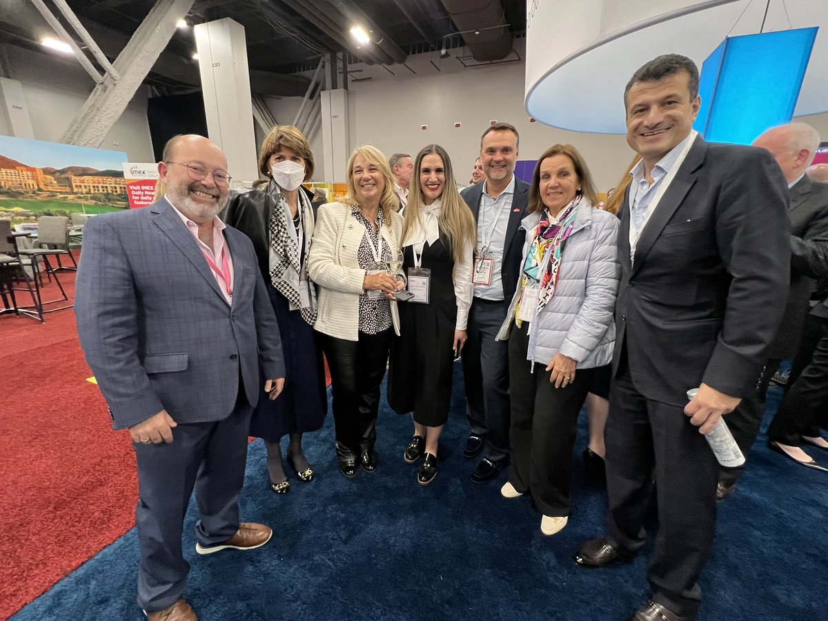 Some of the great Latin American members of the @MaritzGlobalEvt Global Meetings Network at our reception in #IMEX22 having a friendly exchange around the need for “share-sourcing” gracias amigos