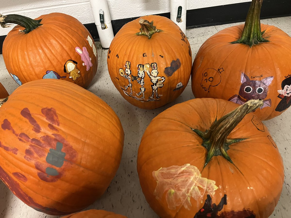 MagicalMcdowell's tweet photo. Proud of our power pumpkins!@TreeNationECF  #biology https://t.co/DHMhqQ3Bc2