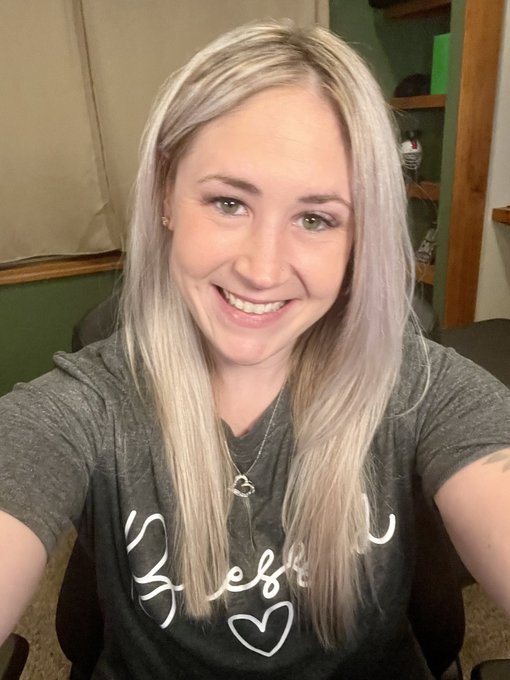 Live Now..  First stream as a twitch affiliate🎉🤪🎉  https://t.co/a92gItoDdk https://t.co/1Pg1sPCuNQ