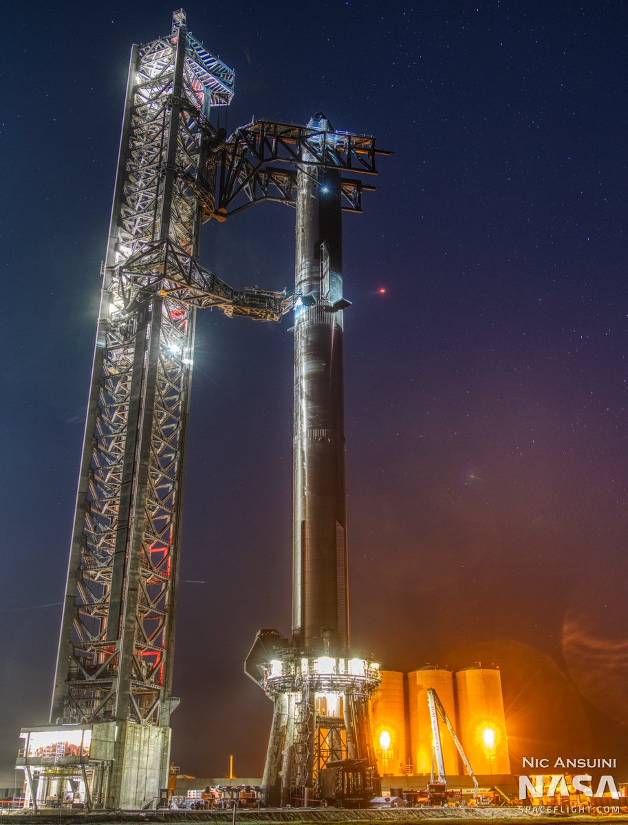 NicAnsuini's tweet photo. Starship to the Moon, Mars, and beyond!

-@NASASpaceflight https://t.co/ojxQXPNvzF