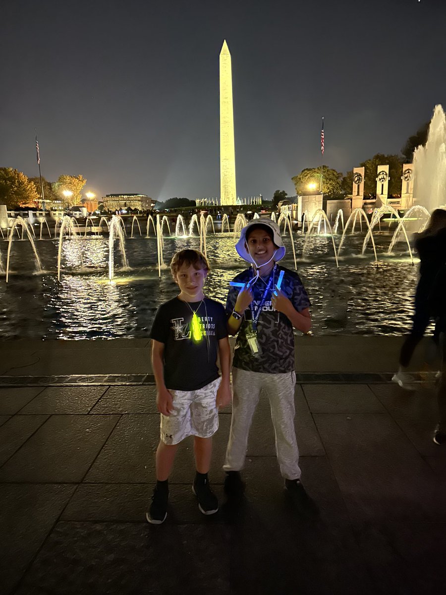 chuckbenesh's tweet photo. Bus 2 at the World War II Memorial #hyattsdc2022 https://t.co/WqeiOraB7O