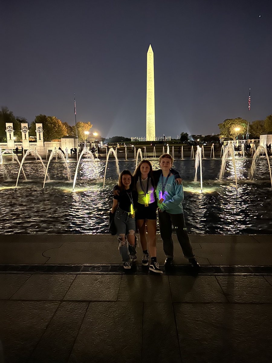 chuckbenesh's tweet photo. Bus 2 at the World War II Memorial #hyattsdc2022 https://t.co/WqeiOraB7O