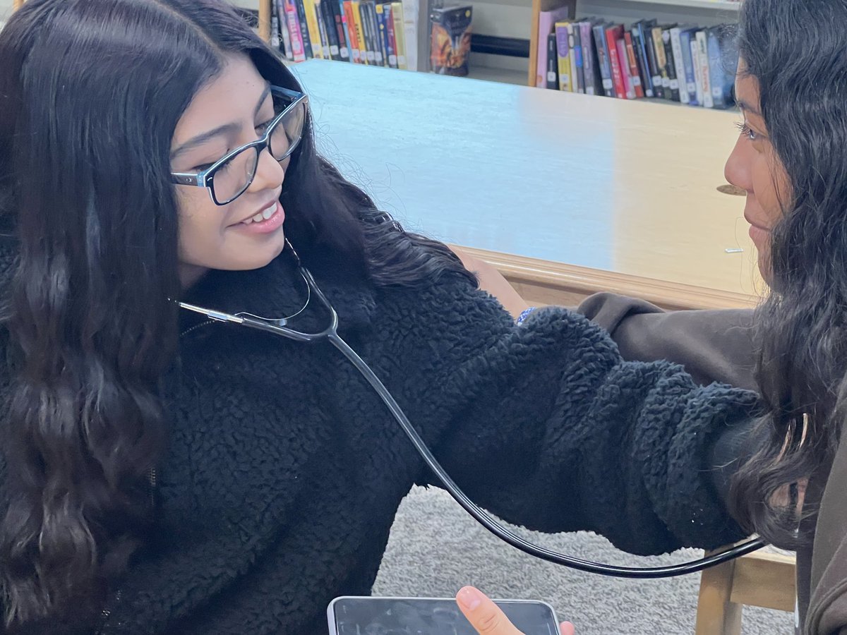 More  Pics when Brown Medical School ⁦<a href="/BrownUniversity/">Brown University</a>⁩ visited and presented to our ⁦<a href="/CentralHSPvd/">CentralHSPvd Knights</a>⁩ Senior Stars.