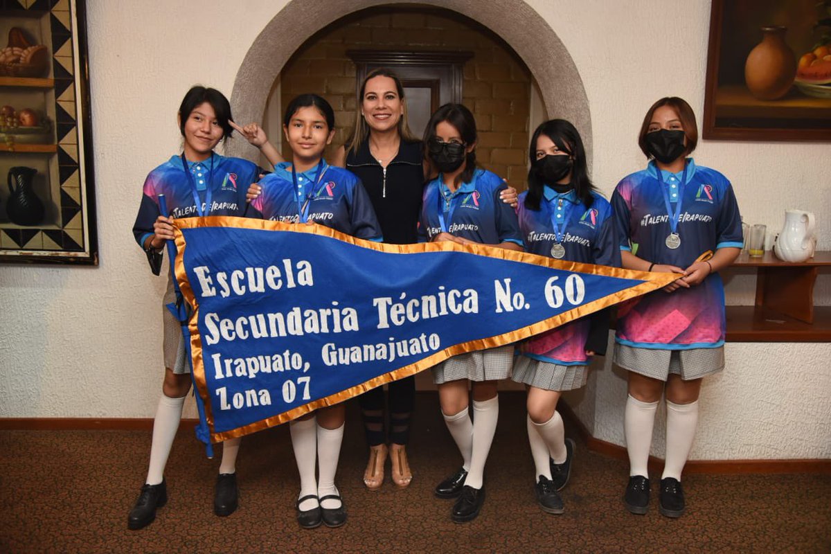 Lorena Alfaro García (@LorenaAlfaroG) on Twitter photo 2022-10-12 01:42:30 Camila, Eliane, Johana, Noemí y Tiffany obtuvieron el 1er. y 2do. lugar en la competencia de robótica M-Tech 🤖, resultado de su esfuerzo y dedicación. Estoy muy orgullosa de estas 5 jovencitas. @gobiernogto e @irapuatogob seguiremos impulsando al #TalentoIrapuatense 🍓. Camila, Eliane, Johana, Noemí y Tiffany obtuvieron el 1er. y 2do. lugar en la competencia de robótica M-Tech 🤖, resultado de su esfuerzo y dedicación. Estoy muy orgullosa de estas 5 jovencitas. @gobiernogto e @irapuatogob seguiremos impulsando al #TalentoIrapuatense 🍓.