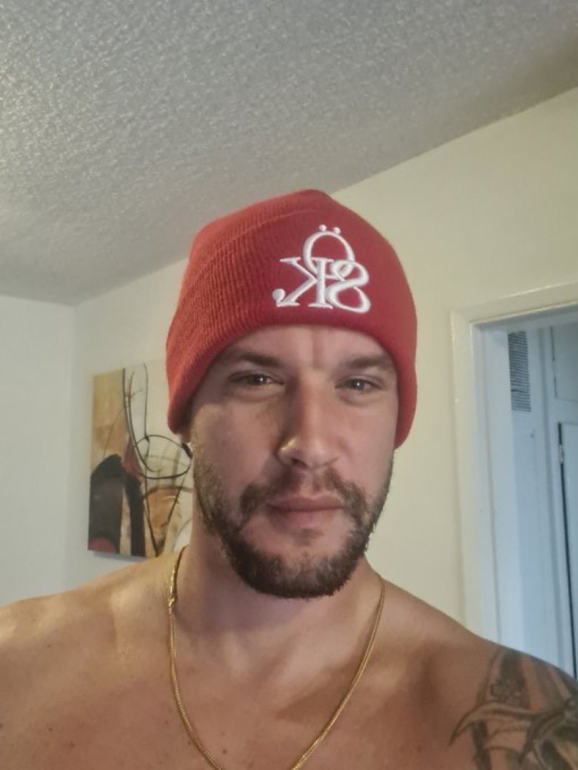 the80klabel's tweet photo. Shout Out a Day 1 Homie in this WEB3 Space @LAYC007 ๐๐ฝ Rocking the 80K Beanie From the UK ๐ฌ๐ง to Da West Coast Killa Cali ๐บ๐ธ #AroundTheWorldAndBack #80KLABEL ๐ #Streetwear #KeepitG https://t.co/U3tRm6ufXS