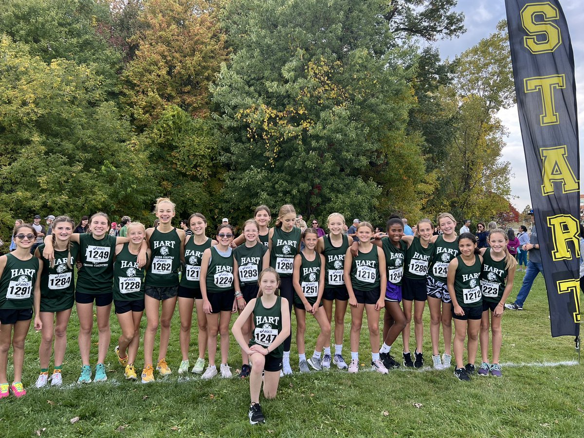 bstrausbaugh's tweet photo. 102 athletes ran with a Bib tonight at our 3rd CC Meet The Clarkston Jamboree!!! @RCSHartMS #RunWithHart https://t.co/yfmfDA2kh6