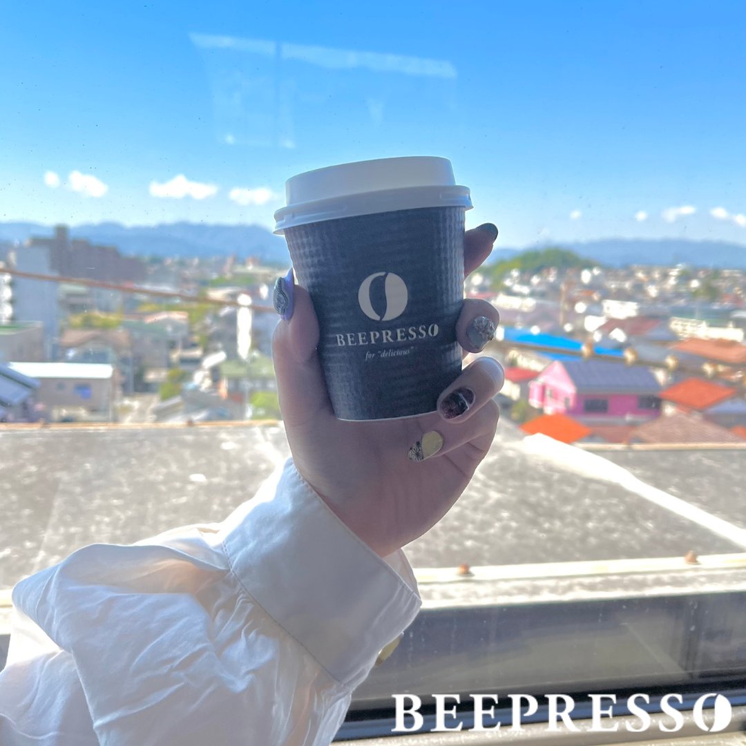 BEEPRESSO's tweet photo. 旅するBEEPRESSO♪♪

新幹線🚅で向かう先は…！
次回の投稿へ続きます(*´꒳`*)
❤️🖤💛💜💙

#旅するBEEPRESSO
#行き先はどこへ
#憧れのあの場所へ
#BEEPRESSO #ビープレッソ
#オリジナル紙コップ販売中
#ビープレッソストアにて https://t.co/omOZQBa1mv