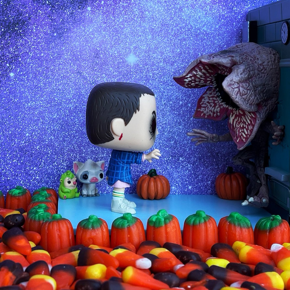 TheoZissou's tweet photo. Eleven Sends The Demogorgon To Another World, Another Dimension! π»ππΈοΈ Funko Twitter October Photo A Day: Day 11! The Theme For Today is Another World/Dimension! #ElevenAndDemogorgon #Funko #FunkoPop @funko #FunkoPhotoADayChallenge #FunkoPhotoADay #AnotherWorldDimension https://t.co/wnRDE0Vxrj