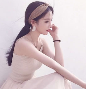 cece247143's tweet photo. There are beautiful women in the north, peerless and independent. One look at the city of people, and then look at the country.
"Smile as beautiful as spring"ret https://t.co/ZNadhNjz2y