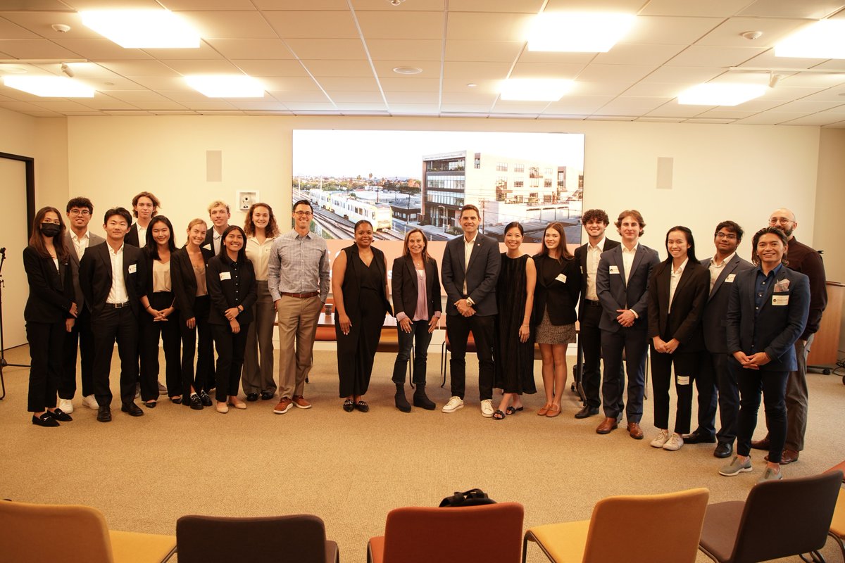 Ellison Medical Institute (@emilosangeles) on Twitter photo The <a href="/USCMarshall/">USC Marshall School of Business</a> & <a href="/USCLeventhal/">USC Leventhal</a> #GEMSprogram helps expose students to different industries and provide mentorship as they develop leadership skills to thrive after graduation.
We look forward to staying in contact with these bright students as they begin their careers! The <a href="/USCMarshall/">USC Marshall School of Business</a> & <a href="/USCLeventhal/">USC Leventhal</a> #GEMSprogram helps expose students to different industries and provide mentorship as they develop leadership skills to thrive after graduation.
We look forward to staying in contact with these bright students as they begin their careers!