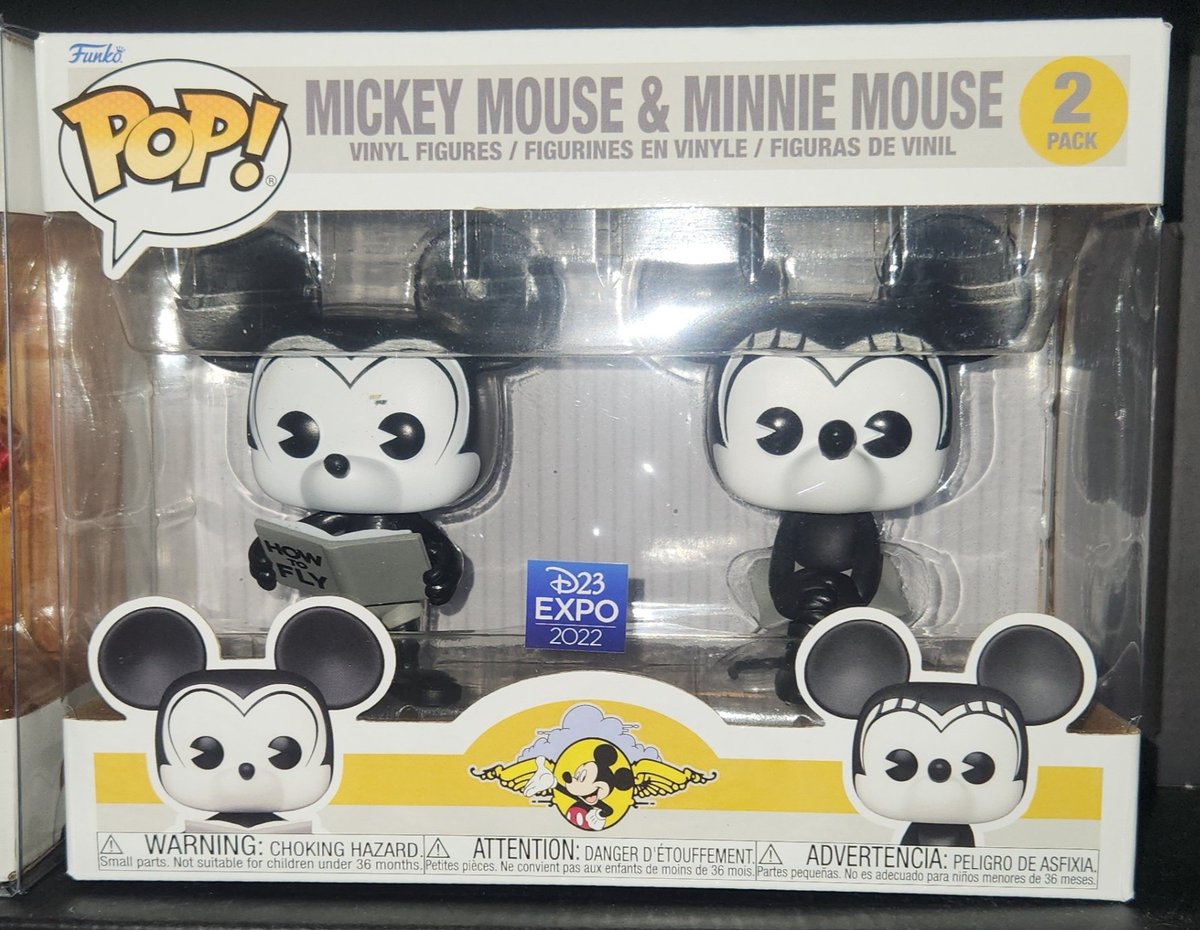 GonzoCollection's tweet image. Day 9 gears to another D23 pickup that I really adore as well since it deals with a classic Mickey and Minnie Mouse! D23 Mickey and Minnie 2 pack, there's no set price, however was bought for $30
