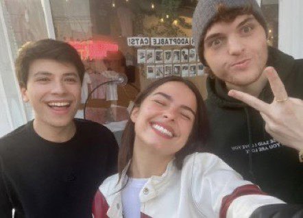 updatingdtqk's tweet photo. dream posted on instagram with george !!

-> “CAT CAFE!!!! I WANNA ADOPT ALL THESE CATS”

https://t.co/J1SlsFjNys https://t.co/ABUEZOiik2