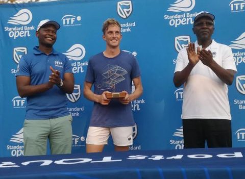 Not_Esportivas's tweet photo. ITF TENNIS!
Parabéns aos tenistas campeões do @worldtennis de M15 de Maputo em Moçambique 
Simples: Kris Van Wyk (🇿🇦) 🏆 (1)
Duplas: Alec Beckley (🇿🇦)/ Mehluli Sibanda (🇿🇼)
#ITFtennis #StandardBankOpen #Ténis #Maputo #KrisVanWyk #AlecBeckley #MehluliSibanda https://t.co/1ZemAgp2JB