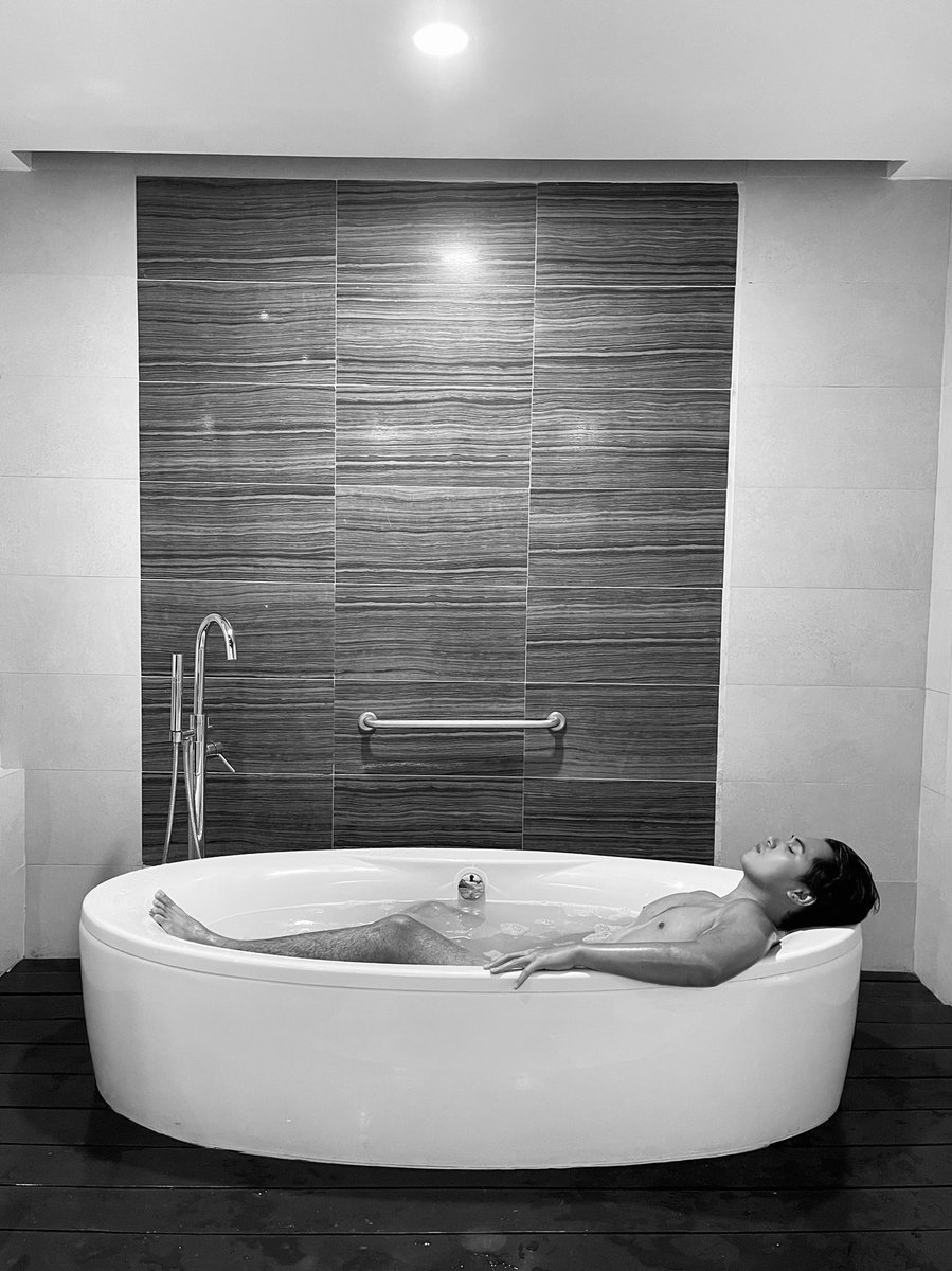 marlomortelpov's tweet photo. Minsan, gusto ko na lang mawala. https://t.co/vfMFrpJJ7G