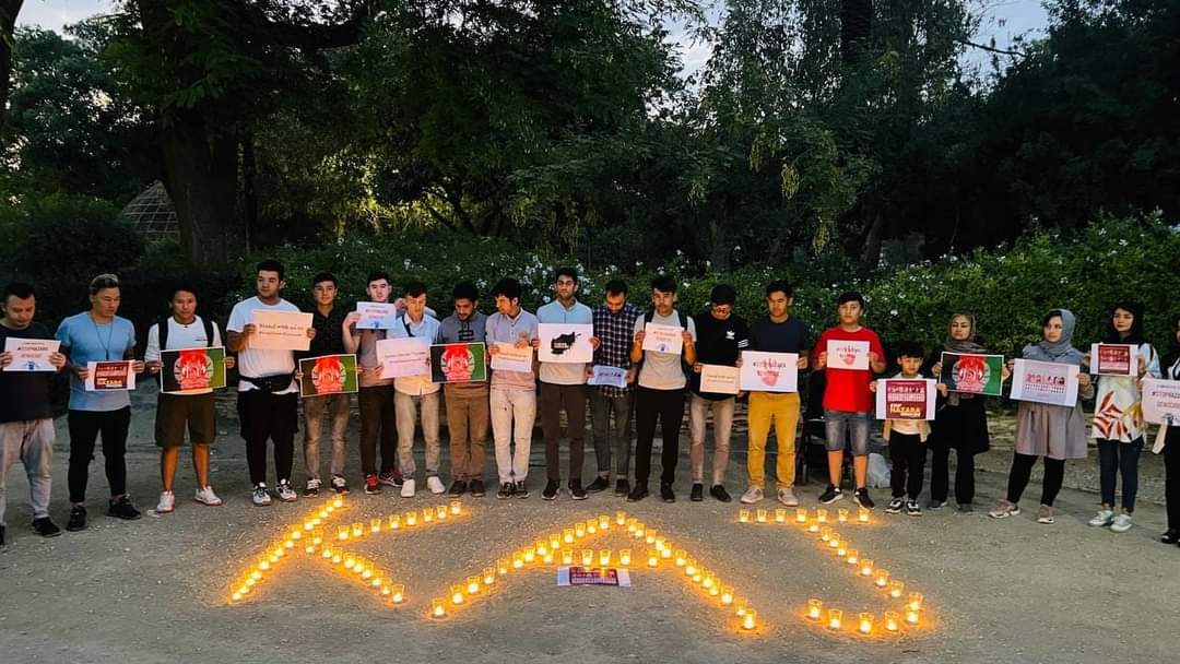 TerrorismVicti1's tweet photo. Applying the systematic policy of discrimination, individual and collective killing, forced migration and removal from the governmental structure of the Hazara people in Afghanistan must be stopped forever.
#StopHazaraGenocide https://t.co/iV0TYb4hjQ