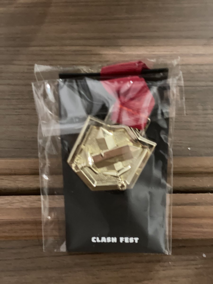 jumpeioki's tweet photo. Clash Fest プレゼントキャンペーン

Clash Festで貰ったメダルを1名様にプレゼントします！　＃クラクラ 

① @jumpeioki と@ClashofClansJP をフォロー
② 2023年にクラクラに改善して欲しい事を引用𝐑𝐓

10/18 23:59〆
*日本在住の方のみ https://t.co/Qr7Ije1W8U