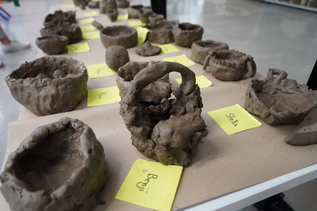 versoschool's tweet photo. Our C3-4 learners have been busy making pottery out of clay in their Thai class. They were challenged to design their own pottery that could fill water. Some very creative pieces emerged and the learners had a lot of fun with these hands-on activities!
#versoschool #versoLL https://t.co/xEiRiT4F2A