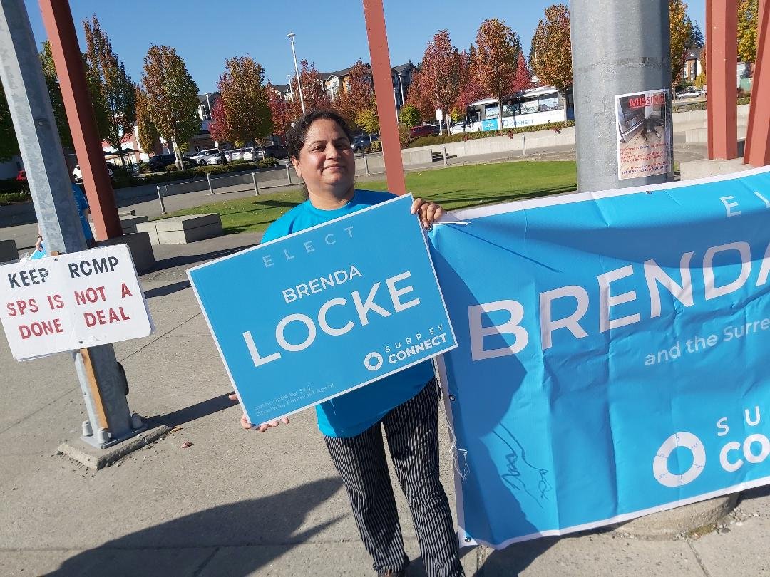 captainramona's tweet photo. The Blue Wave is coming! #electconnect #brendalockeformayor #surreybc #vote https://t.co/1DvqDz81rv