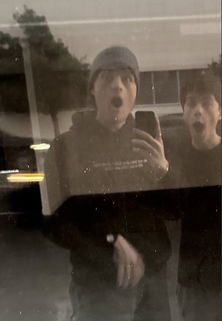 rhem0rse's tweet photo. YOU CANNOT LOOK AT THESE TWO IDIOTS AND TELL ME THEY DONT HAVE SEX WITHOUT LYING TO YOURSELF https://t.co/rSmmxPVOPD