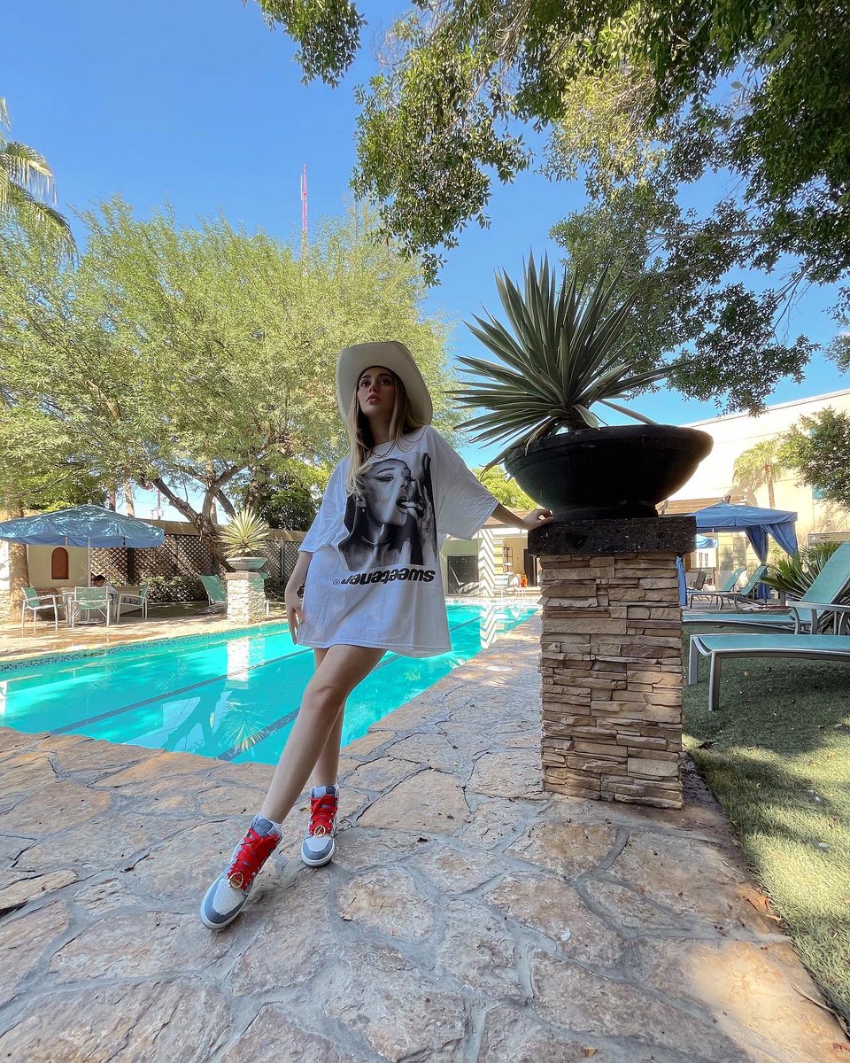 Carolina Ross on Twitter "🦋🌞🌻🌈🤠"