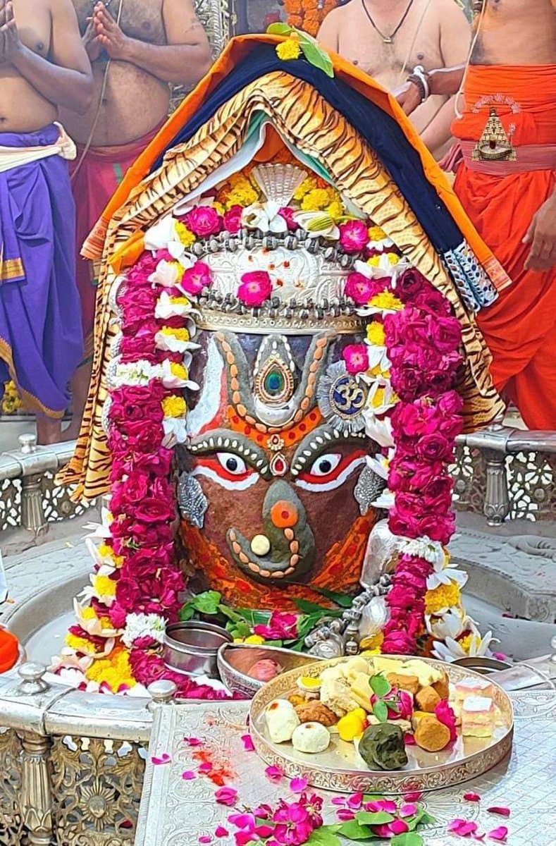 rahulsharmakpp's tweet image. 🙏🌹 *जय श्री महाकाल*🌹🙏
*श्री महाकालेश्वर ज्योतिर्लिंग का आज का भस्म आरती शृंगार दर्शन*
 *12 अक्टूबर  2022*