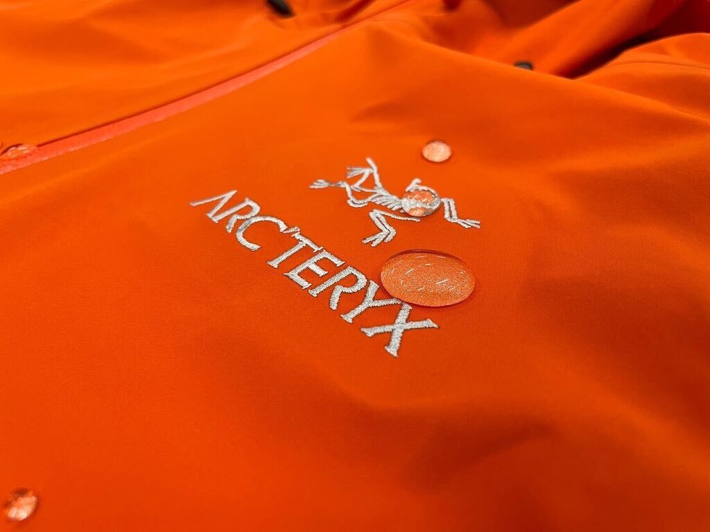 tent_929's tweet photo. #arcteryx も匠撥水💪
#betaltjacket のご依頼ありがとうございました😊
#アークテリクス https://t.co/yunTmJgNR4 https://t.co/TwTUzwIGFO