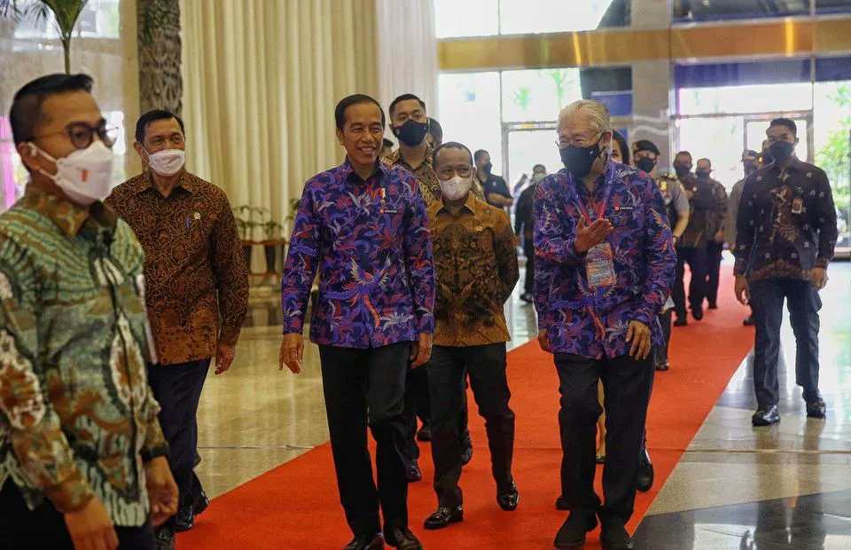 BritCham_ID's tweet photo. Indonesia offers #investment opportunities in #asphalt production worth up to $1.3 billion as the Southeast Asian countries plan to halt imports of the road material in two years, a top official said on Tuesday.
https://t.co/5Gne0FmSc7
#britchamid https://t.co/tw4YMgWEVC