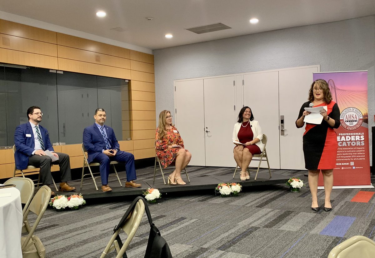 Yvette_HIPPY's tweet photo. An evening with Dallas leaders celebrating Latinidad. Thank you AHSA.  @ahsadallas @dallasAHSA @LisaMaiaILC21 @I_ColonMoya https://t.co/Y2CaJx9nS8