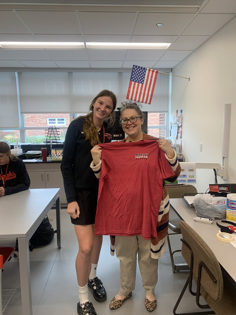 RedHawkVB's tweet photo. We โค๏ธ Our Teachersโผ๏ธ #TeacherAppreciationNight #ProgramTraditions ๐๐๐ https://t.co/nRDXgDa00k