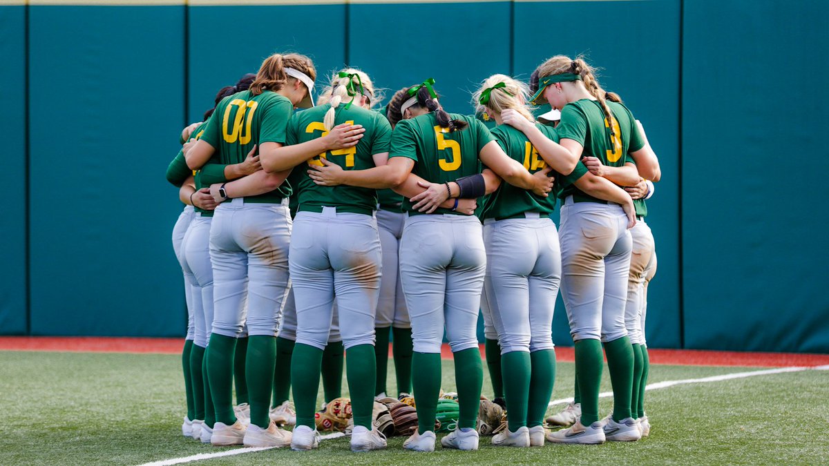 Some scrimmage ✨ 𝘩𝘪𝘨𝘩𝘭𝘪𝘨𝘩𝘵𝘴 ✨ ⭐️ Emily Hott: 2H 4 RBI ⭐️ Taylor Strain: 2H 3 RBI ⭐️ Abbie Flores: 4 Quality ABs ⭐️ RyLee Crandall: 8K’s in 6IP ⭐️ Aliyah Binford: 7K’s in 4IP ⭐️ 0 runs given up as a pitching staff #SicEm 🐻🥎