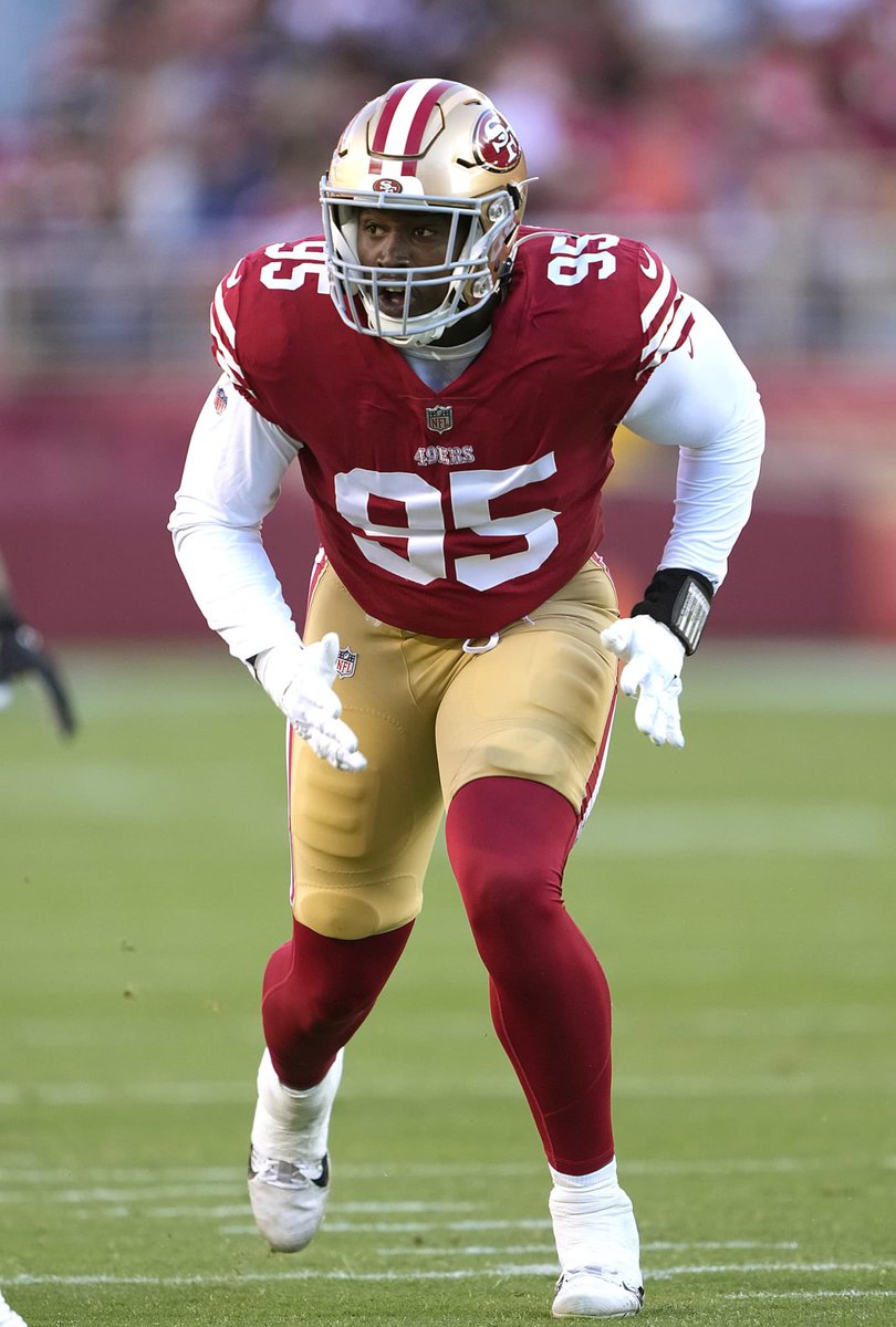 AMG_49ERS's tweet photo. DE Drake Jackson with his first career INT vs the Bucs. The DEs 1st career int comes off the 🐐 Tom Brady. A sack a few weeks ago now this, the rookie is making the most of his playing time! 

#9ergang 
#AMGSeason11 https://t.co/L6ecnLM6ce
