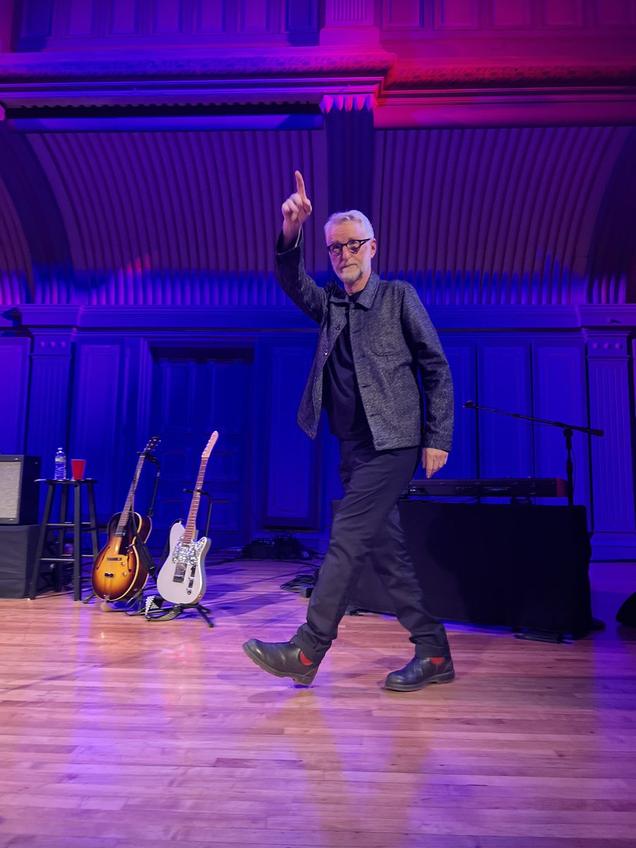 robpipe's tweet image. Thank you @billybragg The best reason to be out on a Tuesday night!  Thanks for coming to Troy, NY. 
#bardofbarking