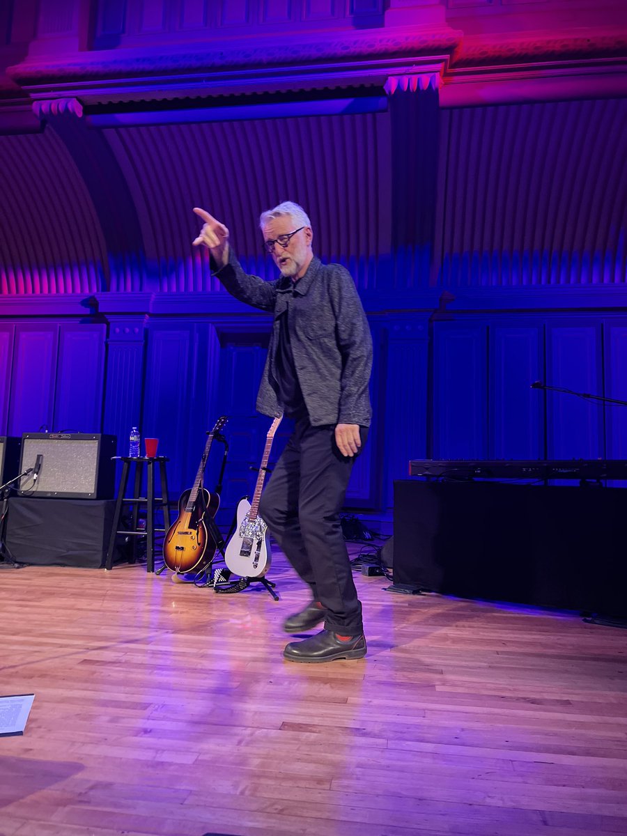 robpipe's tweet image. Thank you @billybragg The best reason to be out on a Tuesday night!  Thanks for coming to Troy, NY. 
#bardofbarking