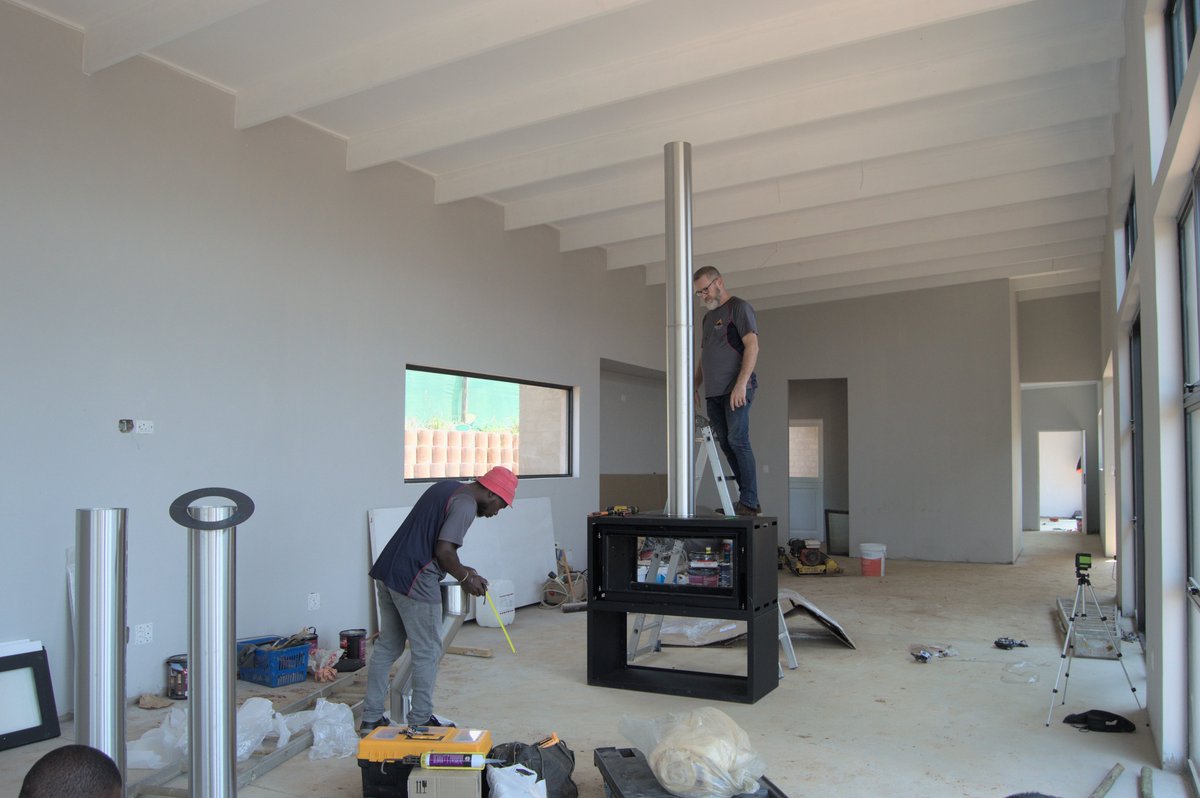 EstateWindspur's tweet photo. Floors, Windows and a fireplace...making a home! Get a fresh new start at Windspur. #windspur #windspurestate #nottinghamroad #midlandsmeander #plotandplanContact : Ian Dickson | Property Developer E | ianspico@gmail.com 
M | +27 (0)79 527 1344 https://t.co/nx1yNiGwCA