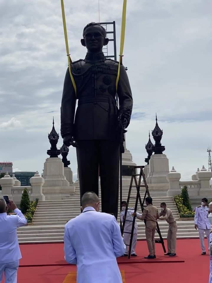 talaytai's tweet image. #คิดถึงคนบนฟ้า
พรุ่งนี้ 13 ตค. 2565
จะเสด็จลงมาให้พสกนิกรเฝ้ารับเสด็จ อีกครั้งหนึ่ง