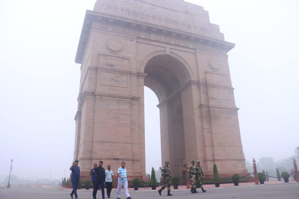 JoshiPralhad's tweet photo. Went for a morning walk at #KartavyaPath. It is a magnificent testimony to an #AatmanirbharBharat and a confident mindset. The path showcases that as a nation, we possess courage and conviction to write our own history. https://t.co/rAJi3JHw3G