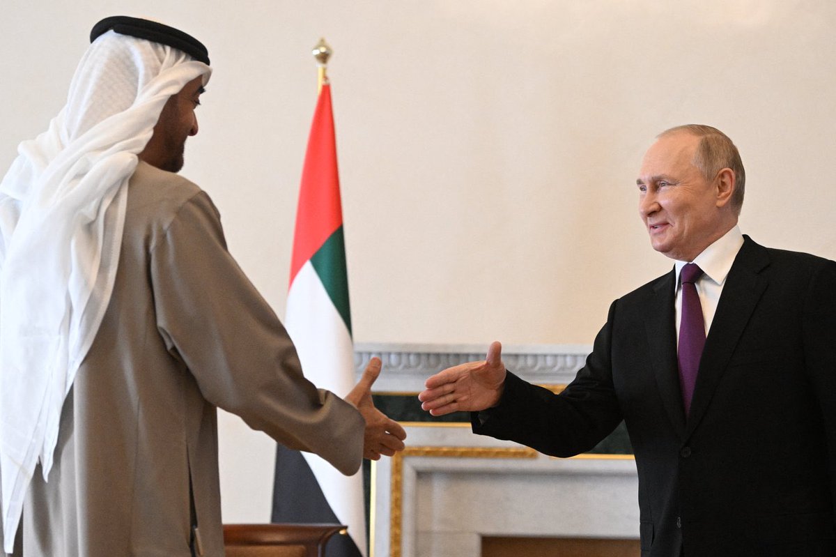 NabaasaWyclif1's tweet image. The geographical geopolitics of the world has changed already whoever have doubts check this picture face&apos;s, you will definitely not be lied western hemisphere is not yet recognised but the fact is the longest empire is fallen.