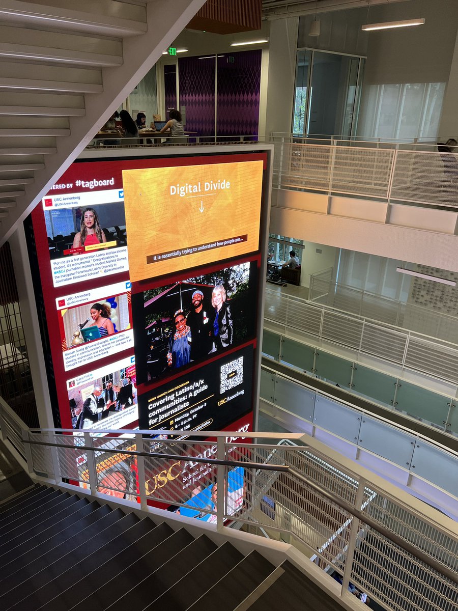 LivNews's tweet photo. Half way through teaching the fall semester @USC #journalismprofessor https://t.co/mxQRFyGVlZ