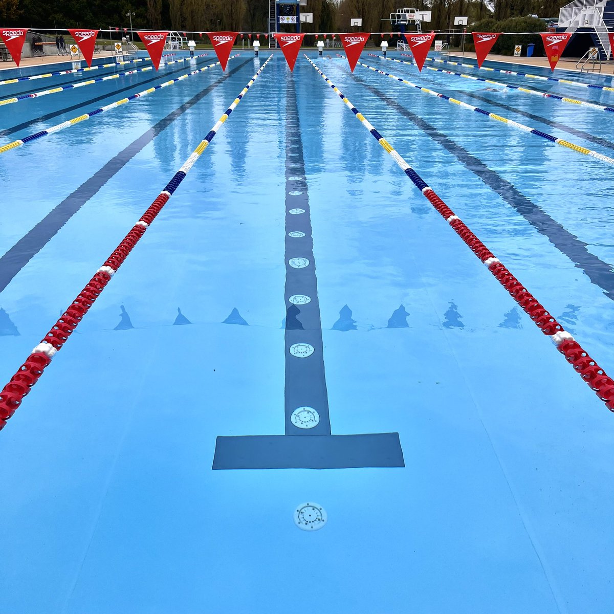 A lane of one's own. Splendid. 

A good start to summer outdoor swimming at Orange Aquatic Centre. Water toasty too.