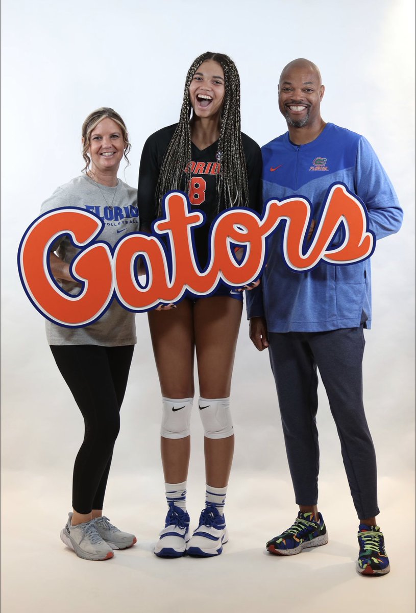 laurenhardenn8's tweet photo. I am extremely excited to announce my verbal commitment to further my academic and athletic career at the University of Florida!! Thank you to everyone who has supported me and shown so much love through this process. GO GATORS🐊🧡💙@hseroyalsvball @rev_vb @FlowStateVolley https://t.co/Yut1nUDXRa