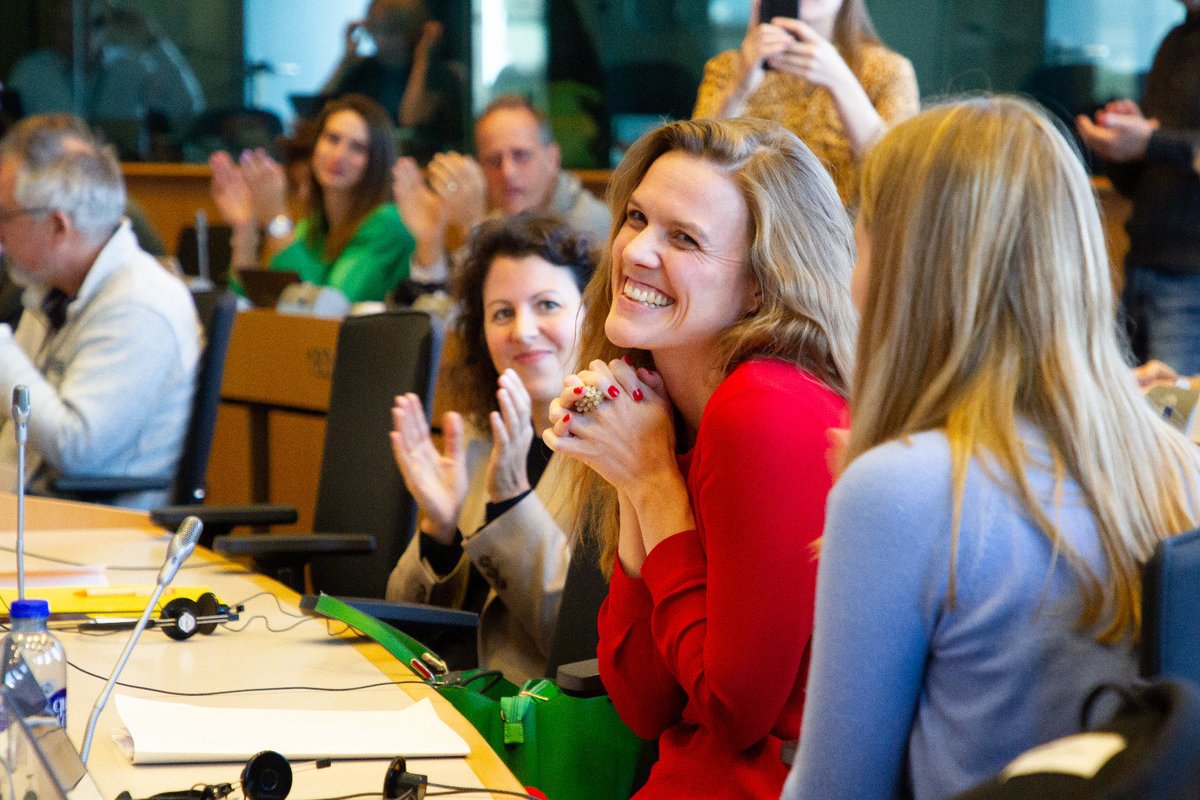 TerryReintke's tweet photo. Yeah! ✨💖 I just got elected as new Co-Chair of @greensefa. I am completely overwhelmed and happy about the great trust that was put in me. Let’s do this! 1/3 https://t.co/ISV3MAZA4q