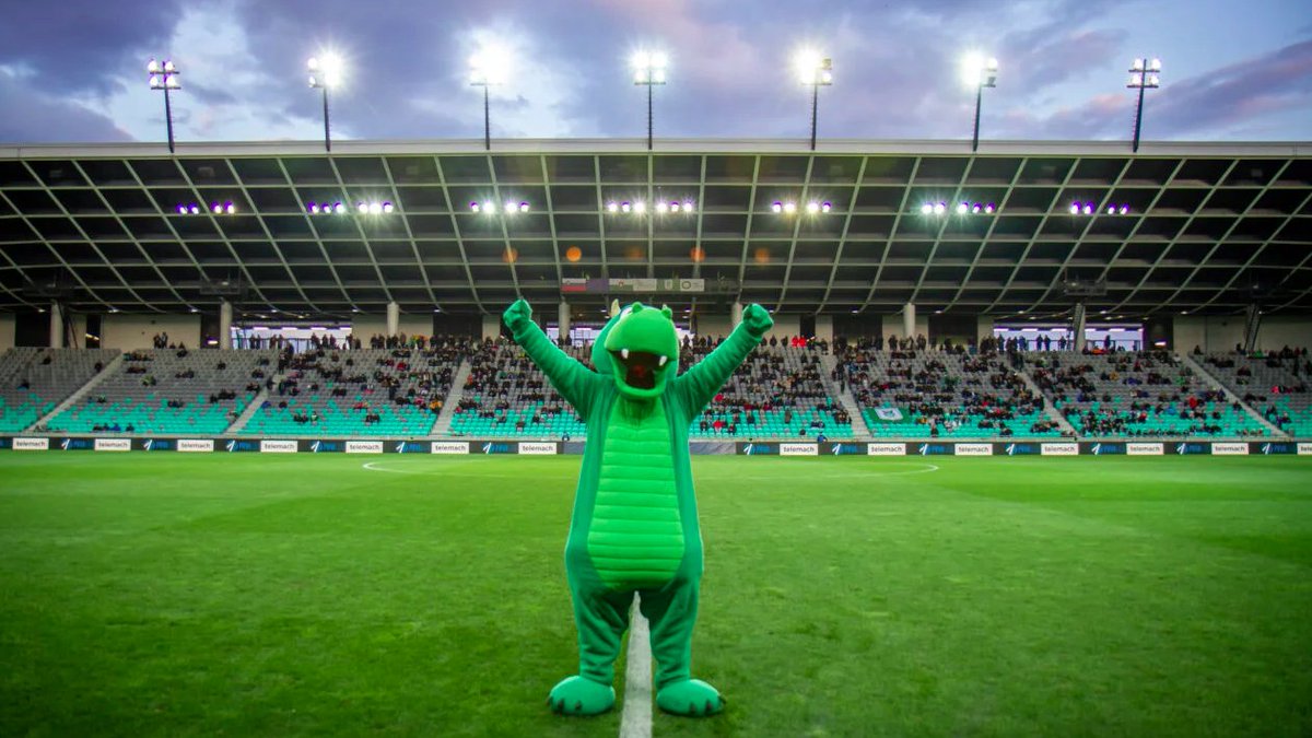 Olimpiji se vsaj za zdaj še ne bo treba začasno posloviti od stadiona v Stožicah. Tekma s Koprom, ki jo je NZS sprva že "preselila" v Spodnjo Šiško, bo po osveženem delegiranju vendarle na največjem stadionu v državi. Prenova travnate površine očitno preložena na kasnejši datum.