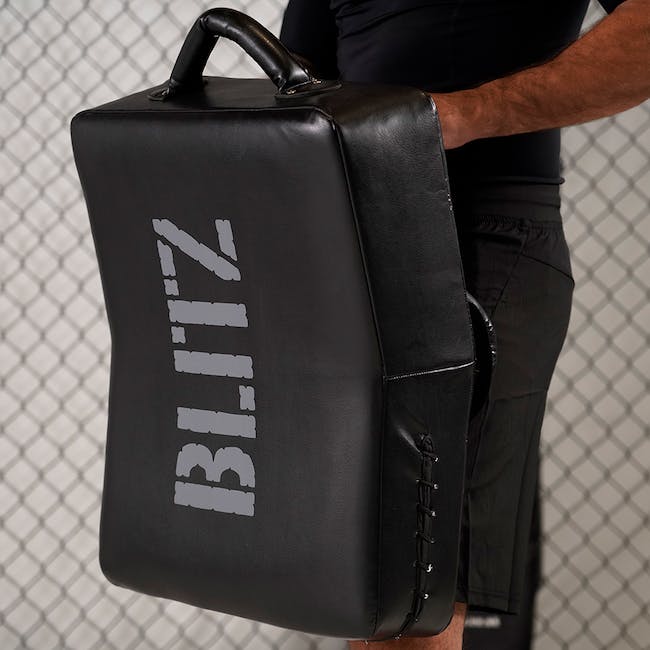 StrikeSport_'s tweet photo. 📦Back In Limited Stock!...Blitz Vortex Kick Shield...Designed to improve speed, accuracy and power, the Blitz Vortex Kick Shield is constructed to withstand the most powerful blows during countless training sessions. https://t.co/lDOFSEKavo https://t.co/UCEc9ZZ1BN
