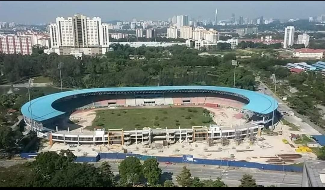 Final Piala AFC akan diadakan di SNBJ kerana Stadium Cheras tidak mencapai piawaian di bawah :

1. Lampu stadium tidak cukup 1.8k lux watt
2. Parking stadium x cukup menampung VIP yg datang dijangkakan seramai 1800 org
3. Bilik VIP tidak cukup utk menampung dgn VIP yang datang.