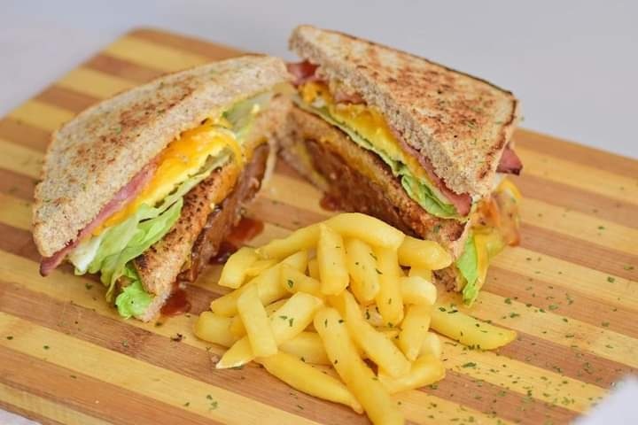 Cappulicious_pe's tweet photo. 🥪DAGWOOD &amp; SANDWICHES🥪

Don't know what to eat? These are just a few of many options to choose from.😋

📍3 Govan Mbeki Ave (Kwantu Towers) Port Elizabeth.
.
.
 #coffee  #coffee #croissants #zinhle #xoli  #cafeingqeberha #coffeeingqeberha #foodinpe #AskAMan #gqeberha #dagwood https://t.co/eAKsvZ85hE