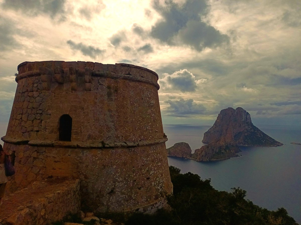 Kayleighv2002's tweet photo. There are well and truly some beautiful places in our world https://t.co/yRR35MZrHH
