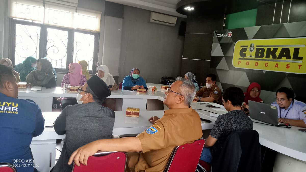 Selasa, 11 Oktober 2022
Giat Camat Cibeunying Kaler memimpin Rapat Koordinasi Evaluasi Persiapan Bina Wilayah Forum WPA di Aula Command Room