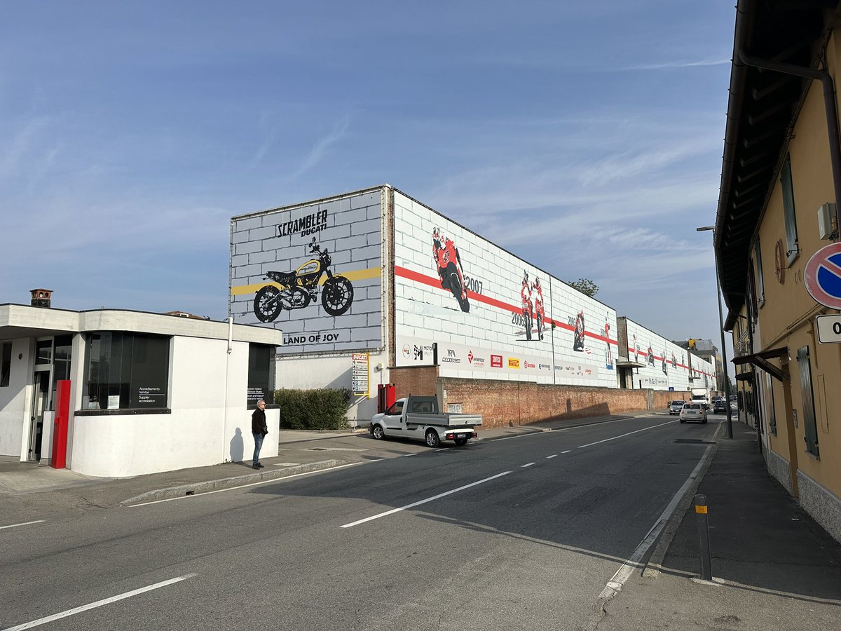 lgentilini's tweet photo. All day in bologna @DucatiMotor museum, business event https://t.co/MOvEBg82of