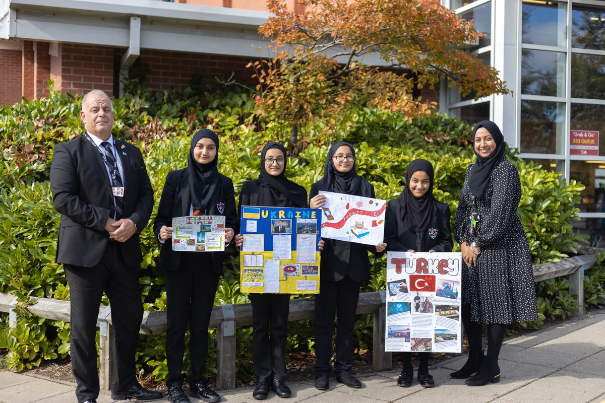 Congratulations to Maria in Year 7 who won our competition to design a poster of a European capital city. Cockshut Hill is proud to celebrate Europe’s ongoing importance to the UK. Read our full article: cockshuthill.org.uk/2022/10/12/eur…  #NothingButTheBest